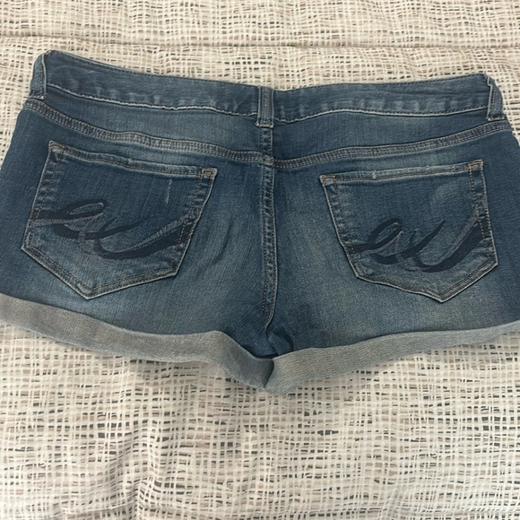 Express Distressed Jean Shorts (Set of 2) - Picture 3 of 7